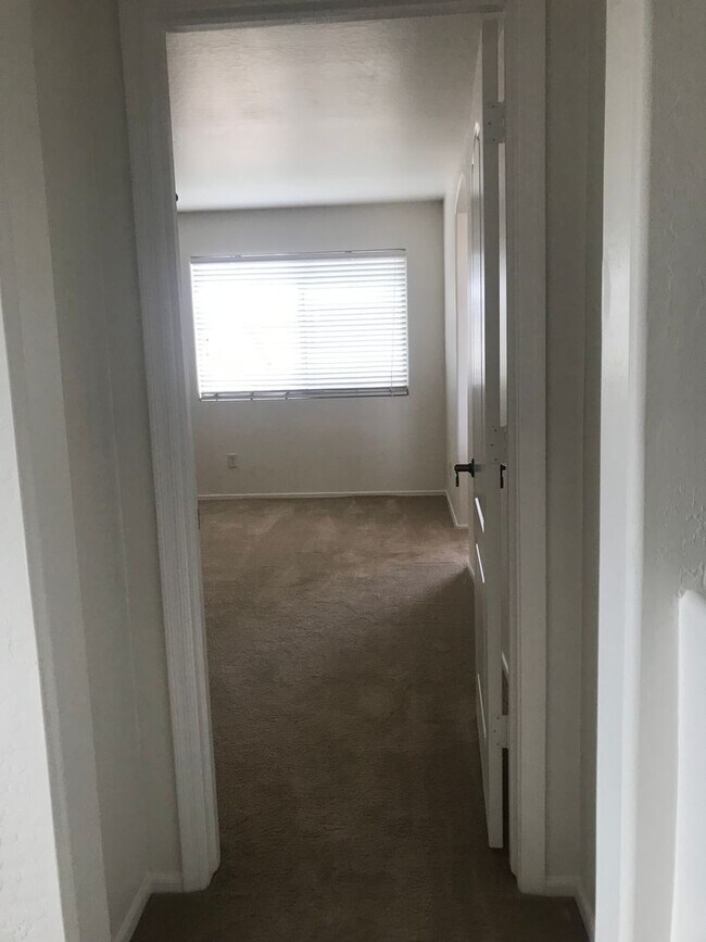 Building Photo - 14666 W Mauna Loa Ln