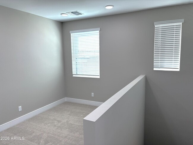 Building Photo - 1021 E Pasadena Ave