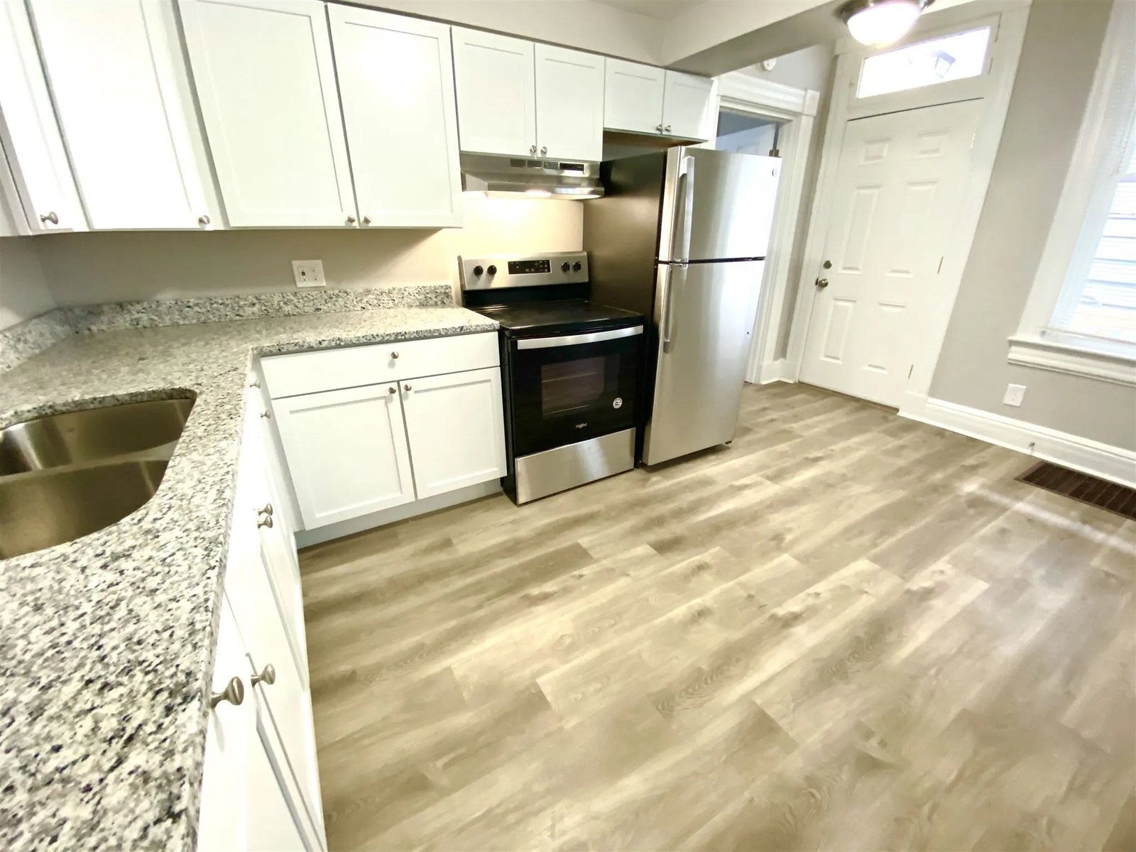 Building Photo - 313 E 16th St