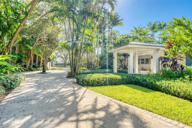 Building Photo - 10640 SW 61st Ave