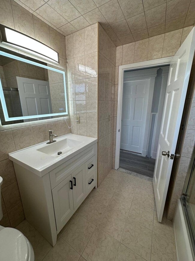 Building Photo - 291 Potter Ave