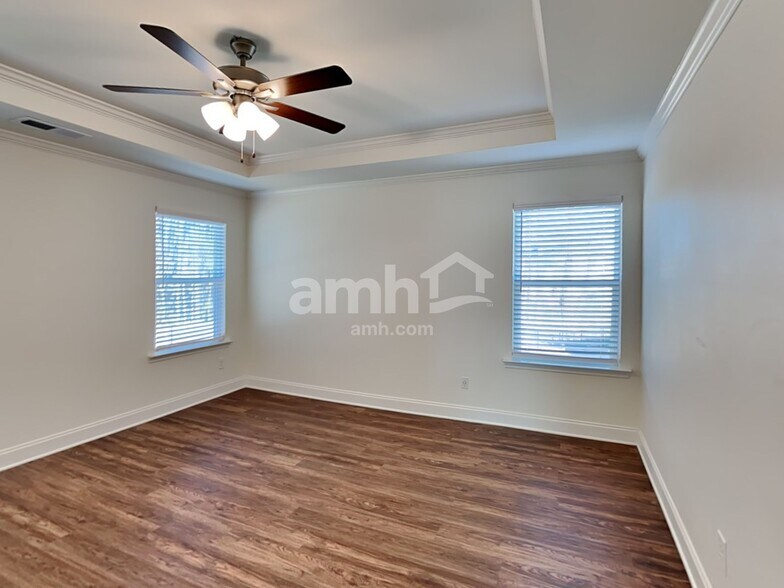 Building Photo - 607 Lk Vis Ct