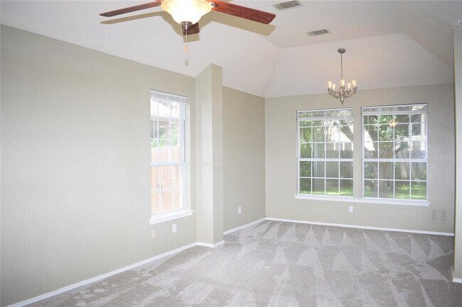 Building Photo - 30007 Oakland Hills Dr