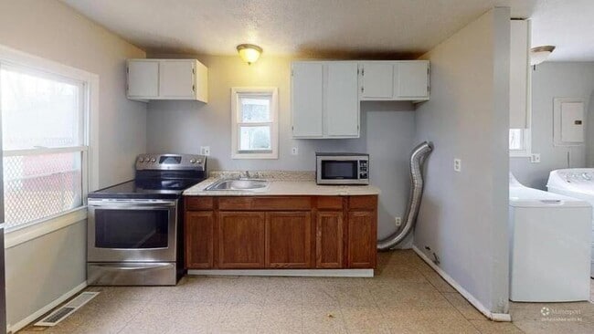 Building Photo - 309 Frost Ave