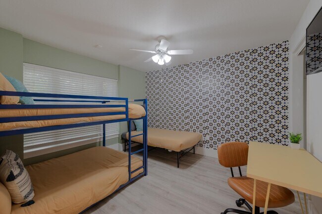 Building Photo - 1775 Harbor Rd