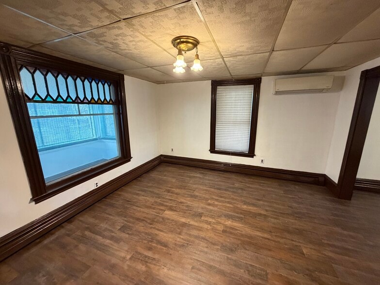 Building Photo - 66 3rd St
