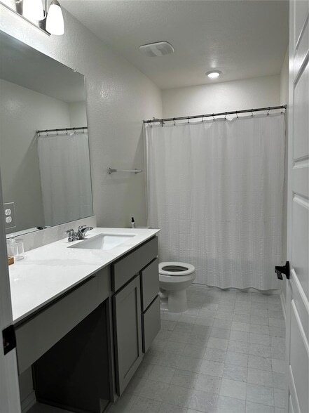 Building Photo - 7311 Gray Catbird Dr