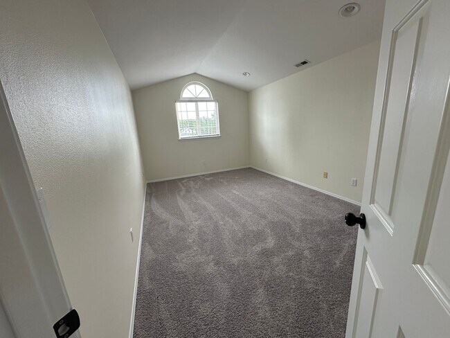 Building Photo - Shopper's Delight- Central Vancouver 2/ 2.5 Townhouse