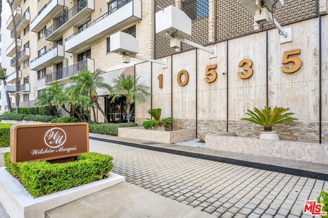 Building Photo - 10535 Wilshire Blvd