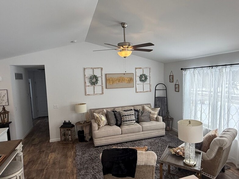 Building Photo - 172 Bombadill Blvd