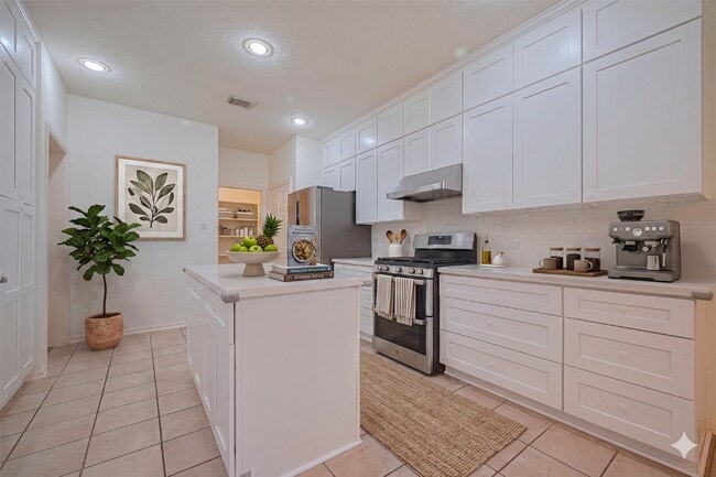 Building Photo - 3630 Shady Grove Dr
