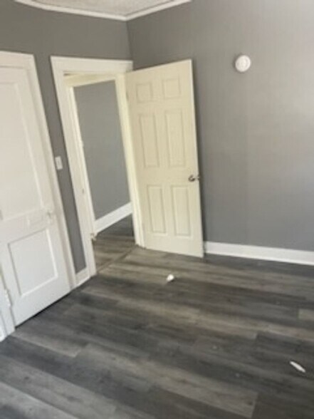 Building Photo - 9262 Ward Ave