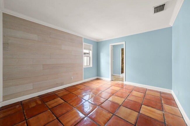 Building Photo - 44 Aqua Ra Dr