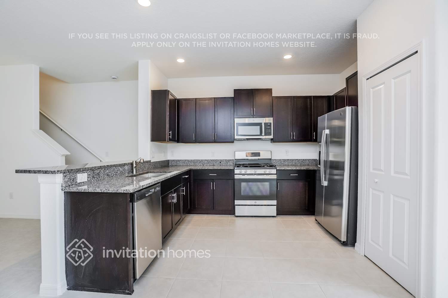 Building Photo - 8275 Birch Hvn Ln