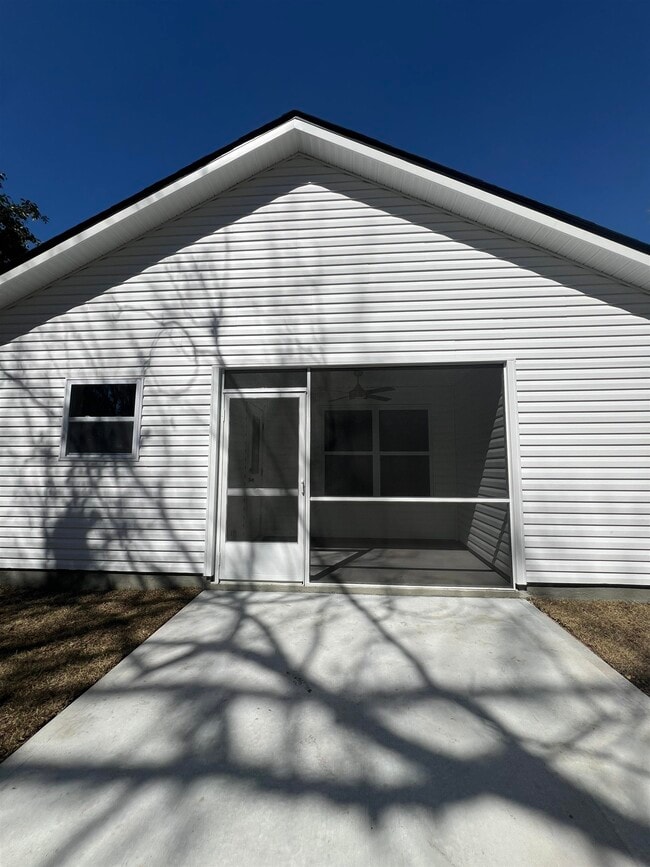 Building Photo - 83 Comanche Trail