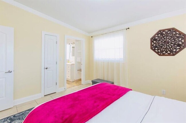 Building Photo - 279 Hach Ln