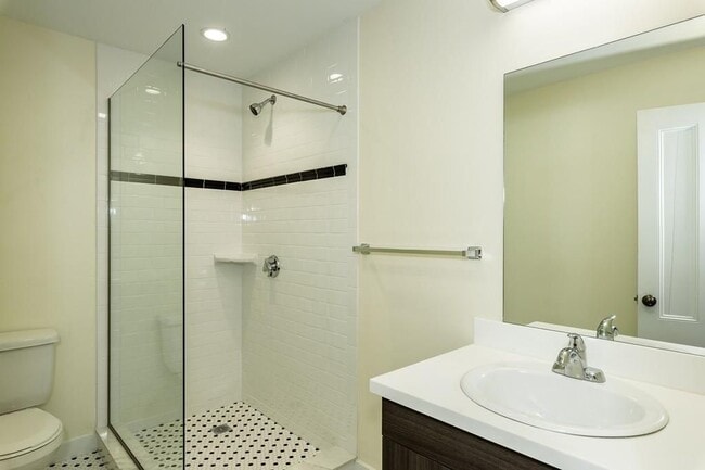 Building Photo - 29 Bentley St