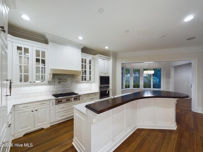 Building Photo - 3724 Rolston Dr