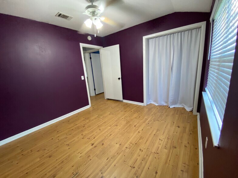 Bedroom 1 - 2101 Palmore Rd