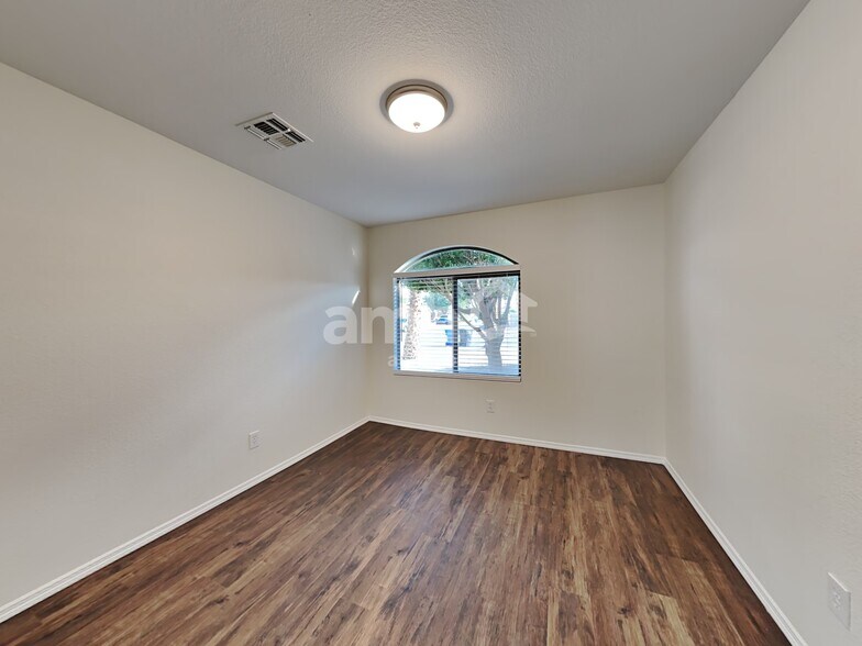 Building Photo - 16210 W Tasha Dr