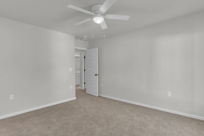 Building Photo - Perfect family home in Ocean Isle Beach