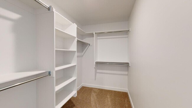 Building Photo - BEAUTIFUL 4-BEDROOM TOWNHOME FOR RENT