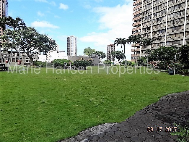 Building Photo - Kukui Plaza/Diamond Head Towers 1/1/1