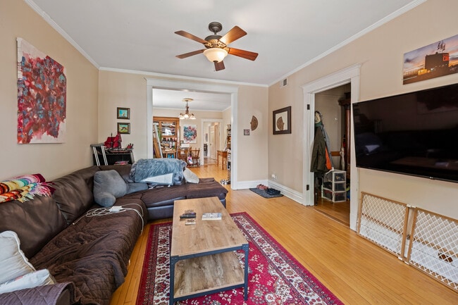 Building Photo - 3614 N Hoyne Ave