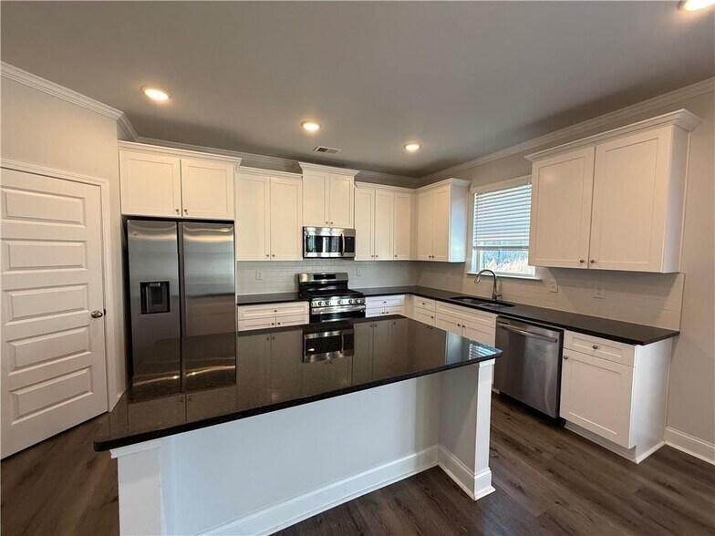 Building Photo - 345 Hellen Vly Dr