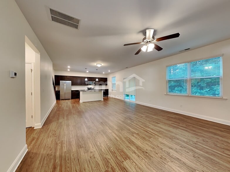 Building Photo - 3348 Okelly Dr