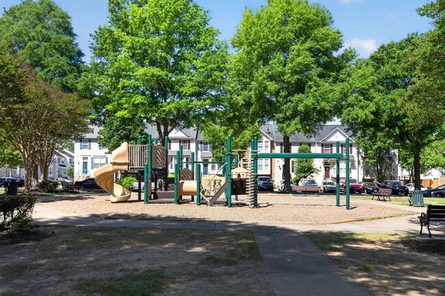 Building Photo - 2736 Albermarle Pl