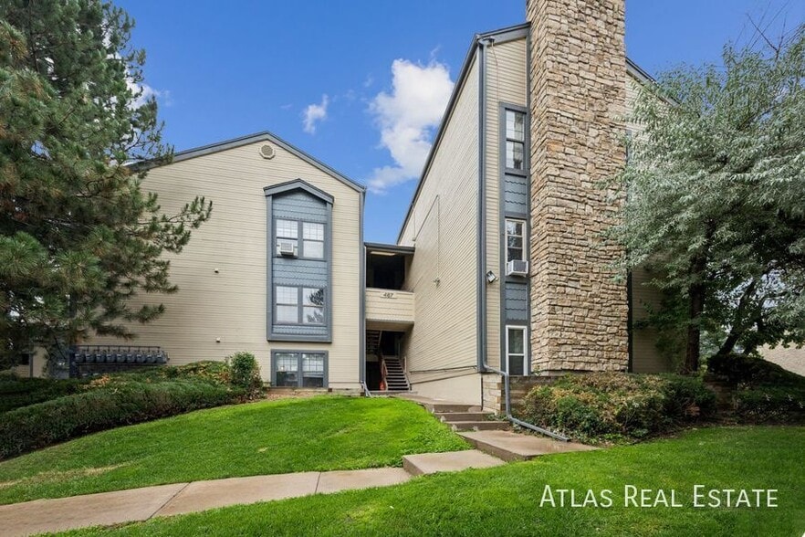 Building Photo - 467 S Memphis Way