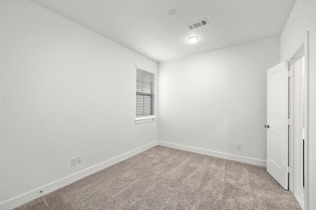 Building Photo - 7810 Starfish Arbor Dr