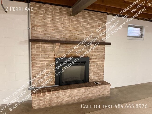 Building Photo - 2 Perri Ave