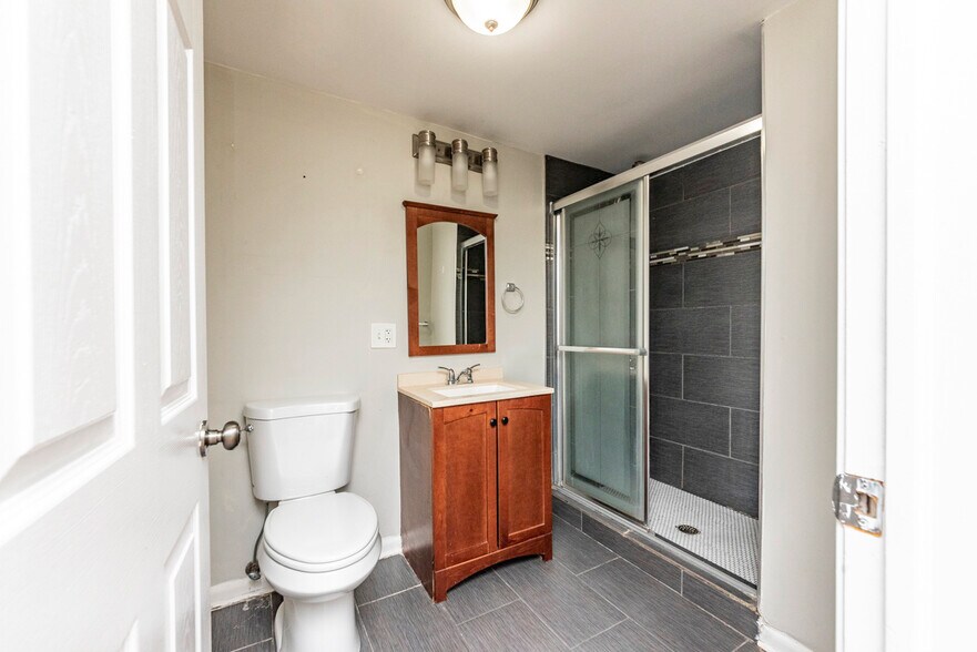 Building Photo - 1431 W Flournoy St