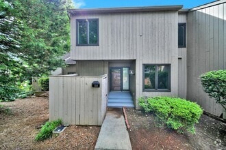 Building Photo - Early Summer Special by the Water, Beautif...