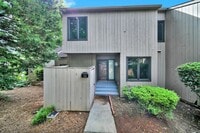 Building Photo - Early Summer Special by the Water, Beautif...