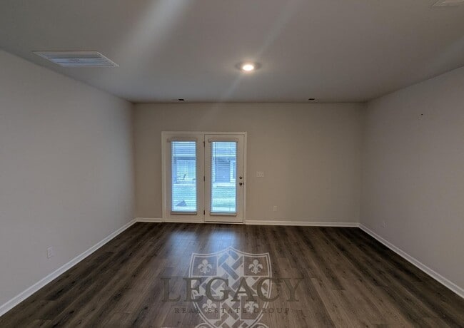 Building Photo - 1005 Marcy Lndg