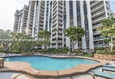 Primary Photo - 2000 Towerside Ter