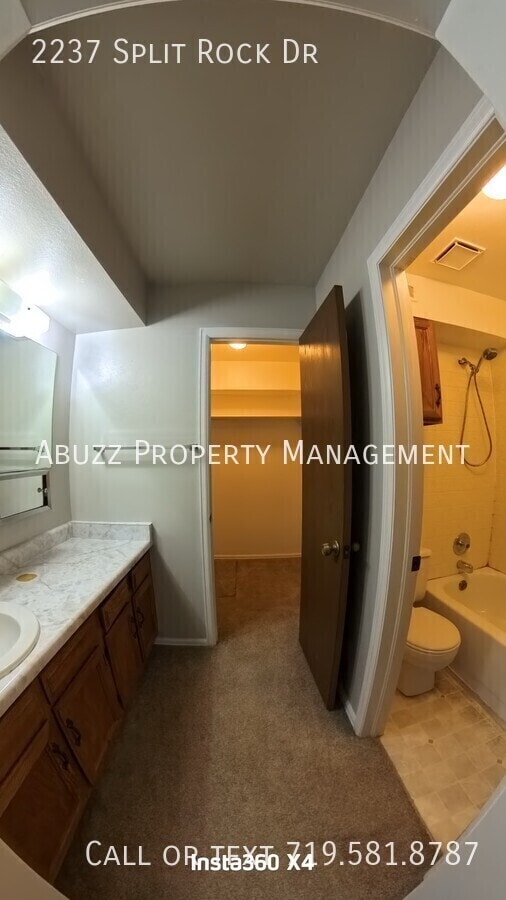 Building Photo - 2237 Split Rock Dr