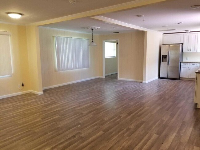 Building Photo - 2590 Rainbow Dr
