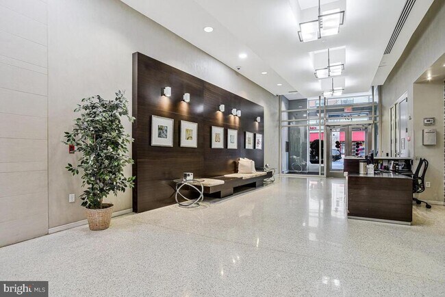 Building Photo - 157 Fleet St