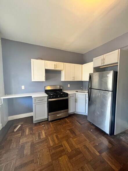 Building Photo - 5 Morton Pl