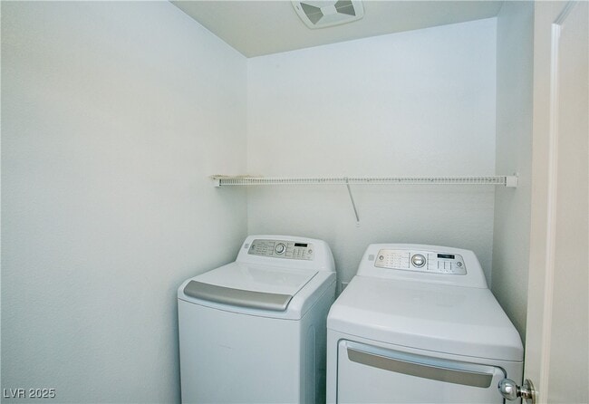 Building Photo - 7927 Bartlett Peak St