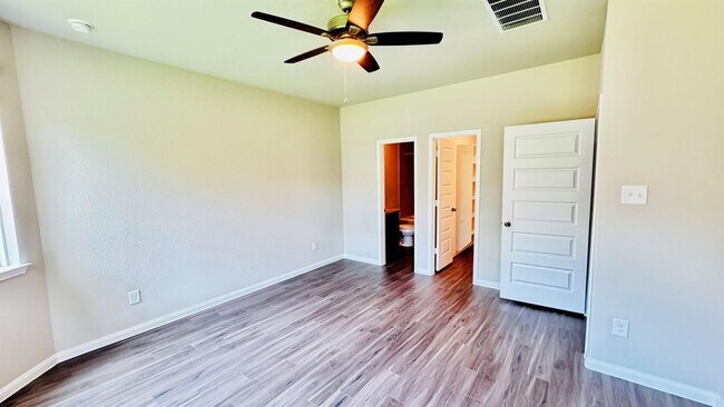 Building Photo - 2423 Bluefish Ct