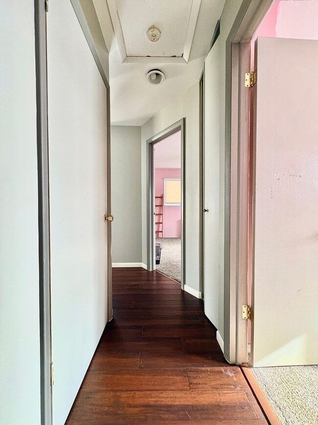 Building Photo - Twyckenham Hills Gem – 4BR with Lower Level Family Suite