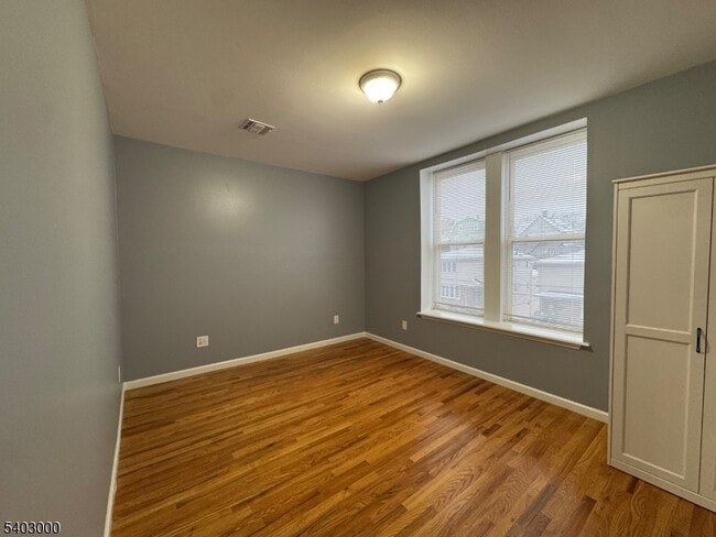 Building Photo - 610 Devon St