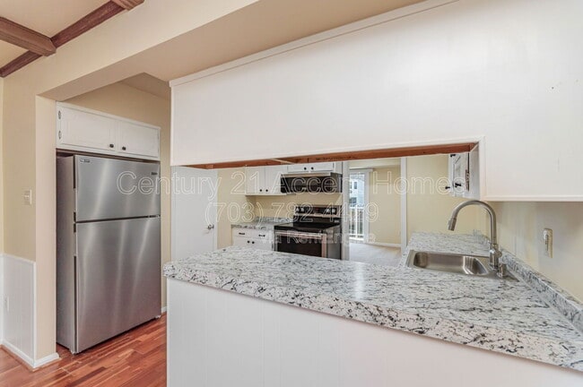 Building Photo - 14447 Cool Oak Ln