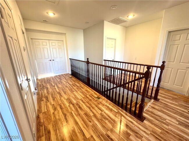 Building Photo - 5553 Fairmeade Way