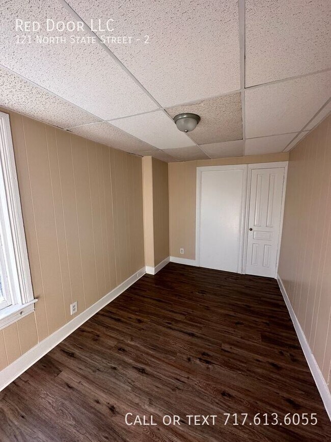 Building Photo - 121 N State St